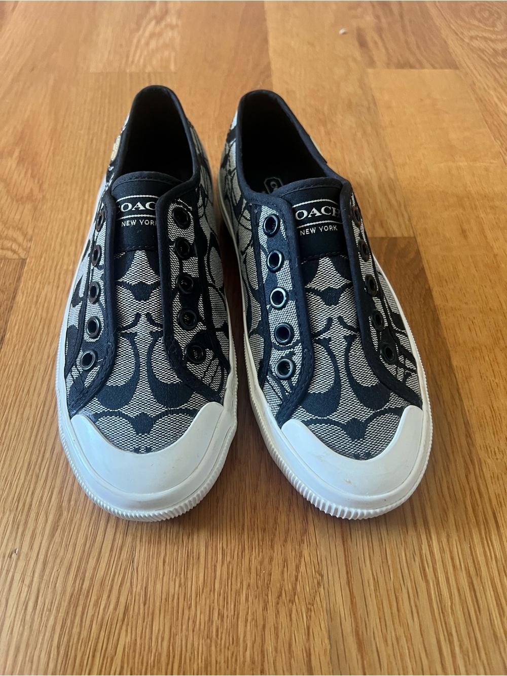 Coach Women’s Black and White Signature Slip-On Sneakers -Excellent condition - Picture 3 of 10